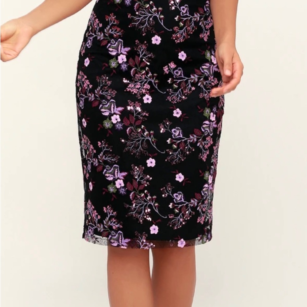 Purple Embroidered Bodycon Midi Dress - Picture 4 of 8